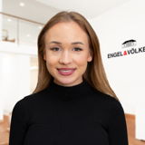 Nastassja Pörschke ist Immobilienberaterin bei Engel & Völkers Berlin und Brandenburg