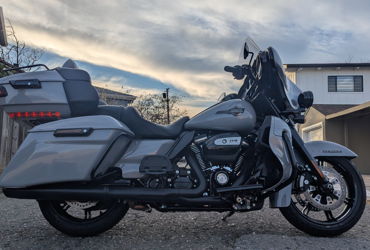 2024 HARLEY-DAVIDSON FLHTK ULTRA LIMITED "BILLARD GRAY" motorcycle for rent near Millbrae, CA