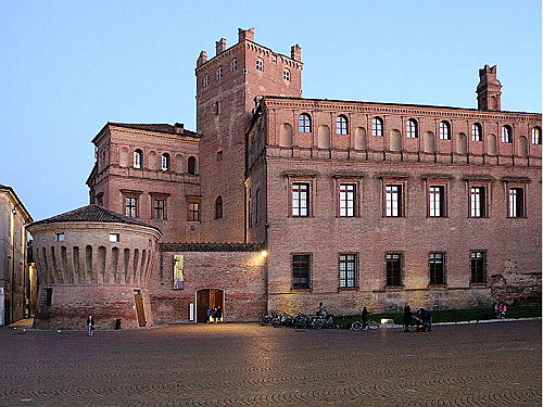  Milano
- Castello dei Pio di Carpi_Credits photo to Saliko