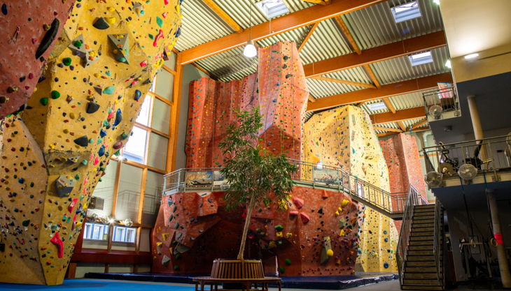 magic mountain kletterhalle innen