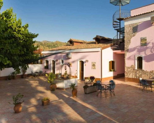 Food experiences Taormina: Sicilian culinary experience amid nature and scenic views