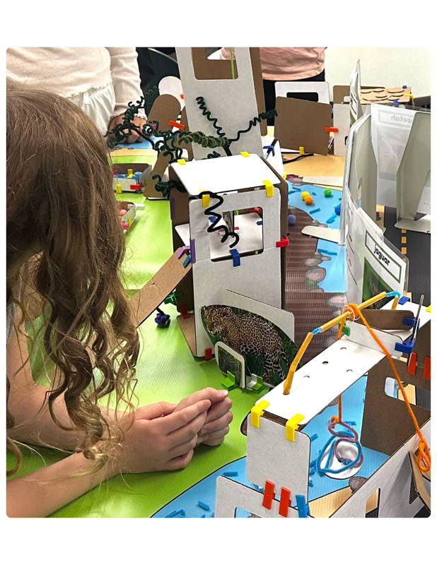 children learning STEM remotely with 3DuxDesign 
