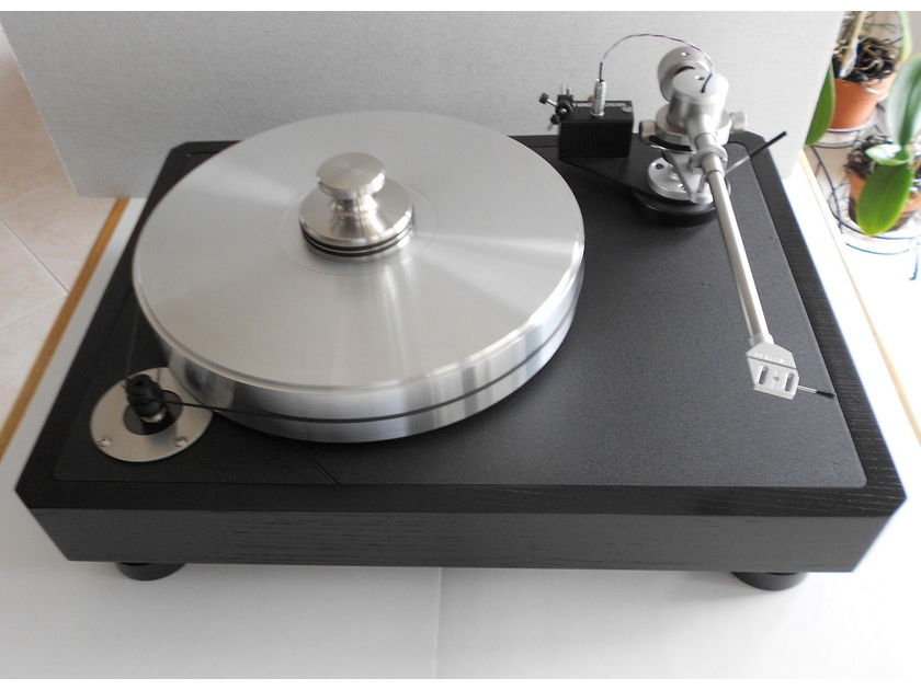 VPI Classic 1 in Black Oak Finish