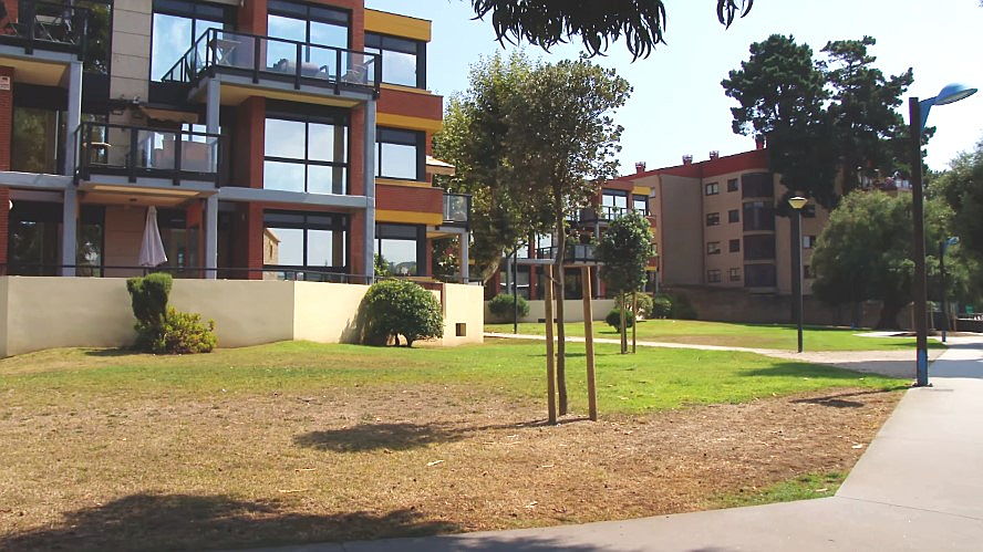  La Coruña, Espagne
- Playa Santa Cristina coruña beach property.jpg