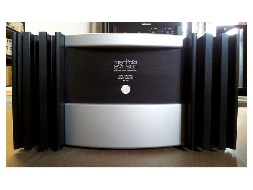 Levinson No 334 (125 W/pc) Stereo Amplifier DEMO