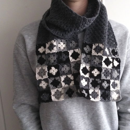"Marsilea" mini granny squares scarf