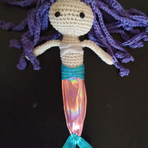 Noëlle doll and her wardrobe - Crochet and sewing pattern