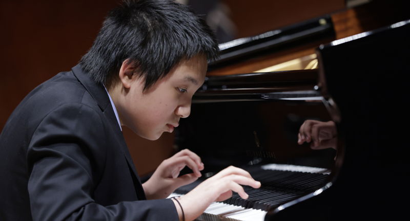 Pianist Eddison Chen in Concert - Season Finale