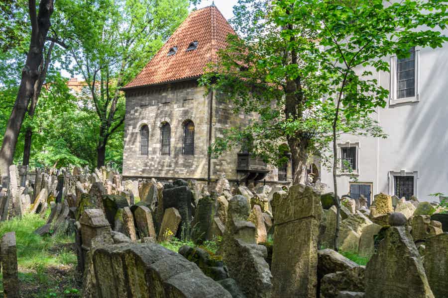 Prague Jewish Quarter And Synagogue Walking Tour With Admission Tickets - photo 4