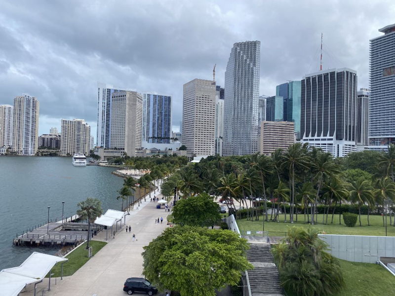 featured image for story, "Descubre los Barrios Más Atractivos para Vivir en Downtown Miami en 2024"