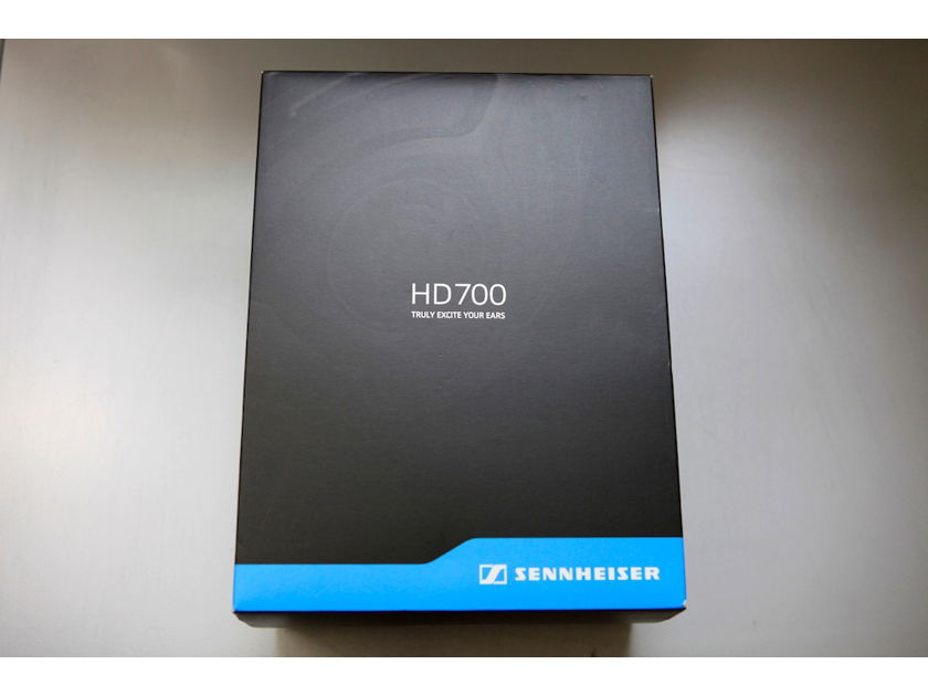 SENNHEISER HD-700 BRAND NEW
