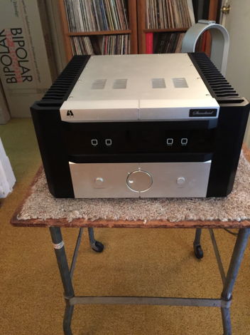 LSA Group Standard Integrated Amplifier with tube pream...