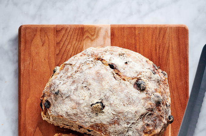 Pain aux raisins et à la cannelle