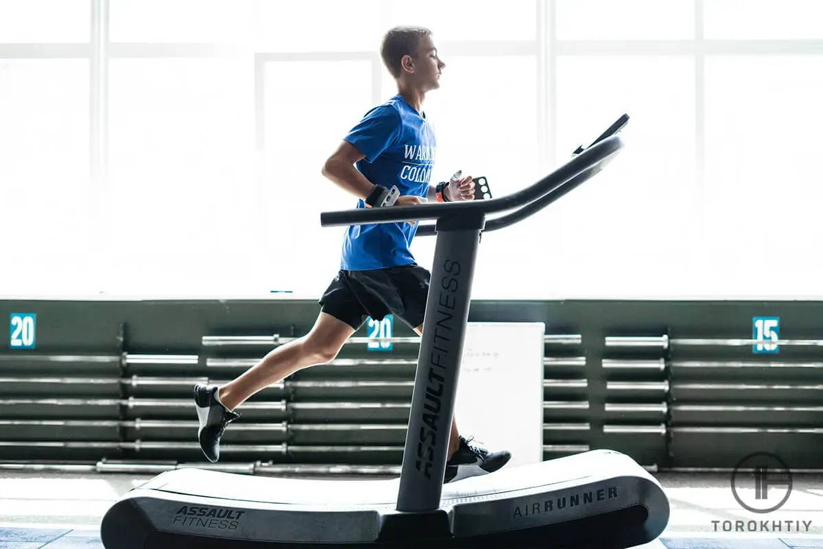 Athlete treadmill running