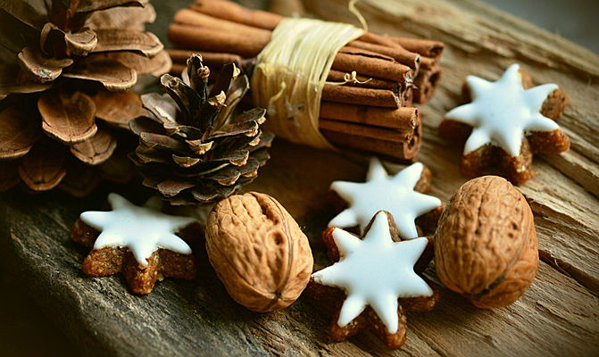  Balearen
- Christmas time in Mallorca - cinnamon stars.jpg