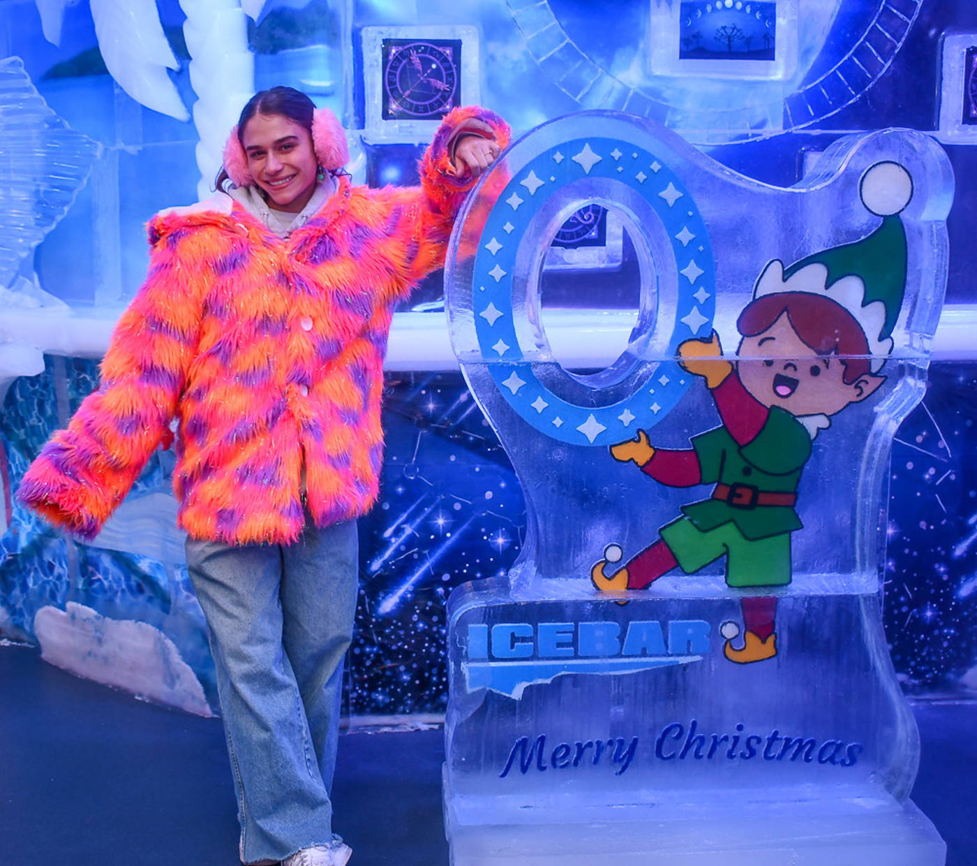 Minus5 IceBar Unveils Holiday Themed Ice Sculptures