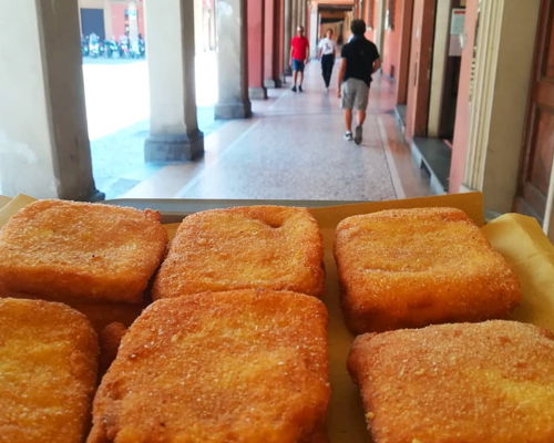 Esperienze gastronomiche Bologna: Impanati e fritti: i superclassici bolognesi