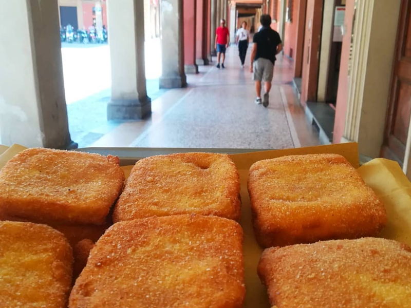 Experiencias gastronómicas Bolonia: Empanados y fritos: los superclásicos boloñeses