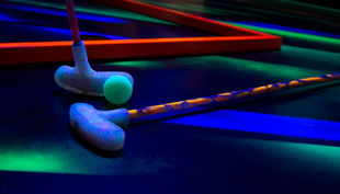 bester geburtstagde schwarzlichthelden kindergeburtstag frankfurt ball schläger