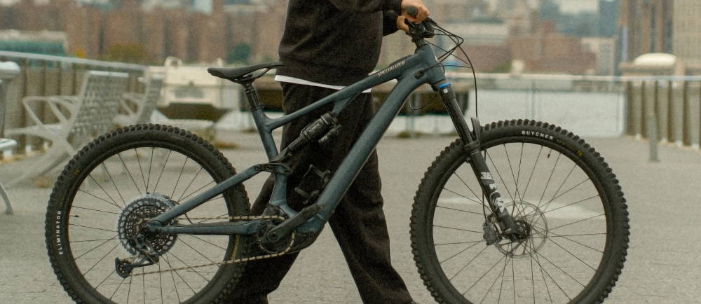 A e-MTB being pushed in a city