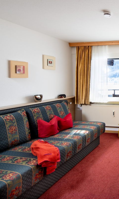 Panoramablick auf die Allgäuer Berge aus dem Wohnbereich der Ferienwohnung