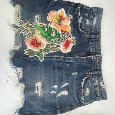 Denim skrit with embroidery 