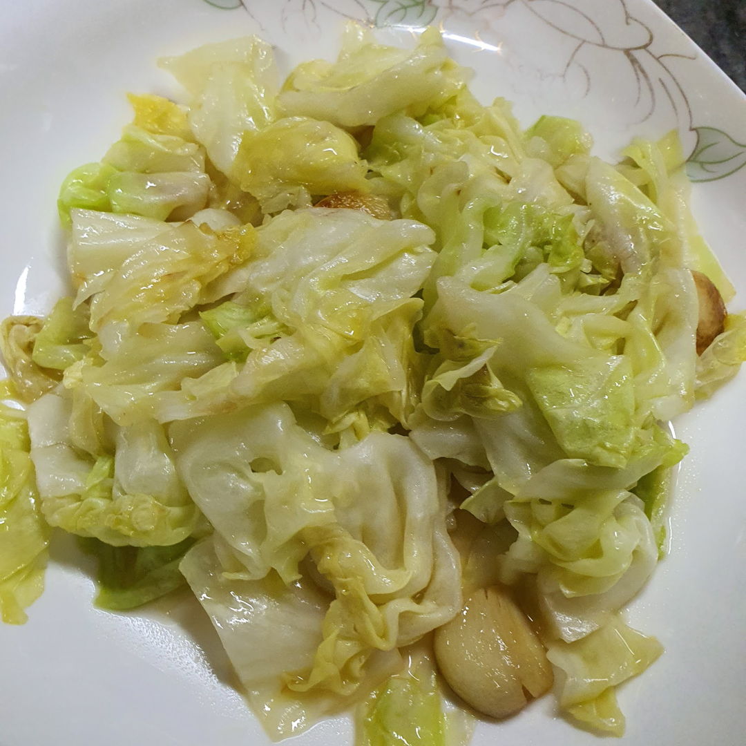 Thai Garlicky Cabbage with Fish Sauce


** Recipe: Pailin's Hot Thai Kitchen