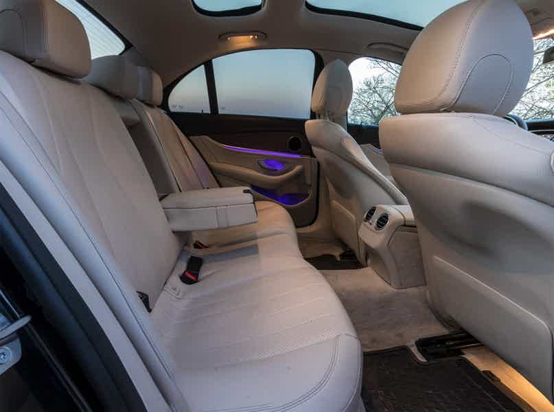 Luxury VIP Limousine Rental and Executive Car Service - photo 3