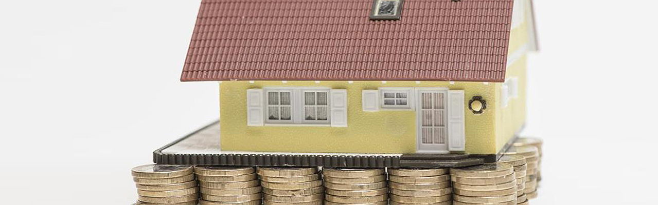  Minden
- Bei der Vergabe eines Immobilienkredites sichern sich die Banken häufig ab - entweder in Form einer Hypothek oder einer Grundschuld. Foto: Robert Günther