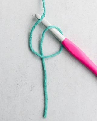Slip knot (sl st)