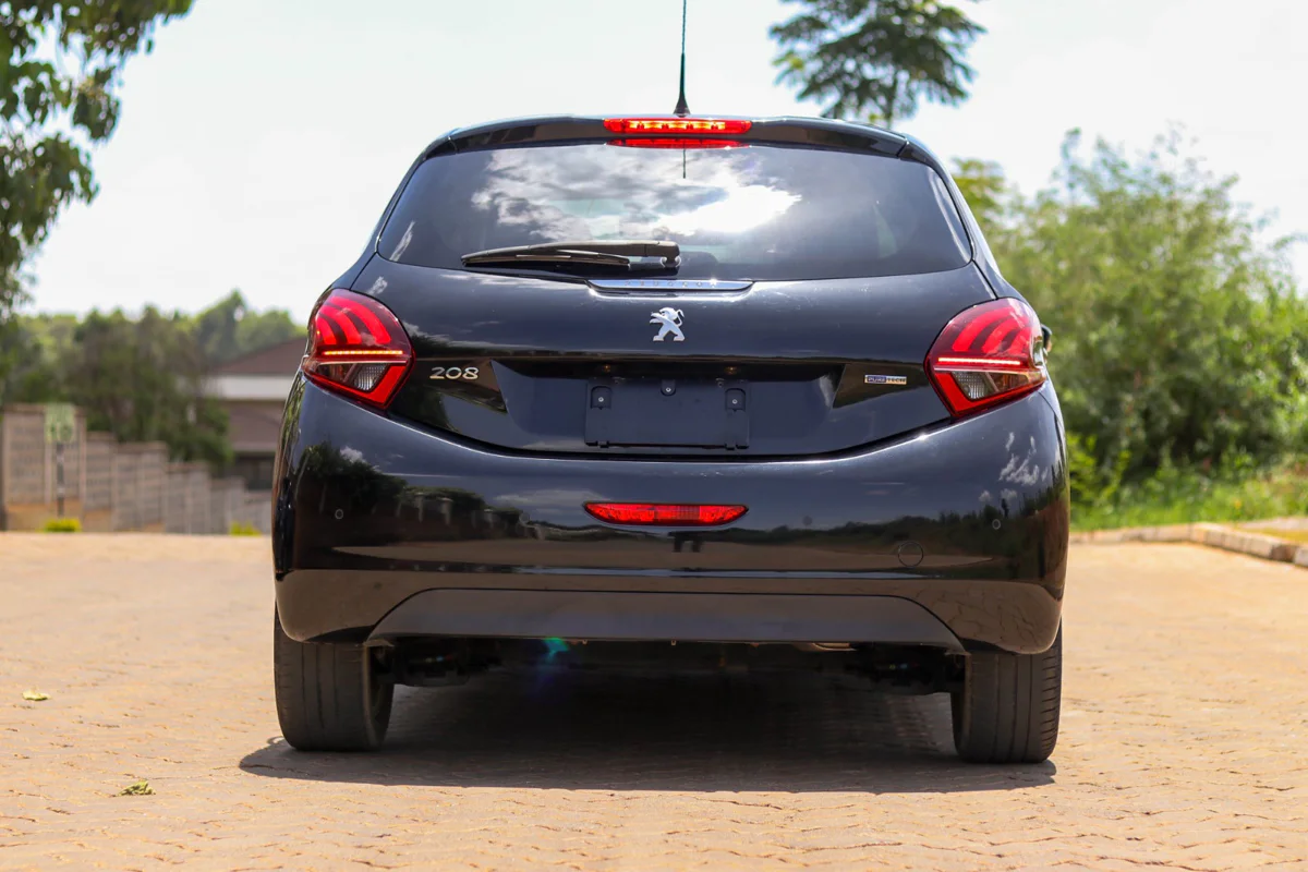 2016 Peugeot 208 — Royal Max Motors — photo 15 of 16