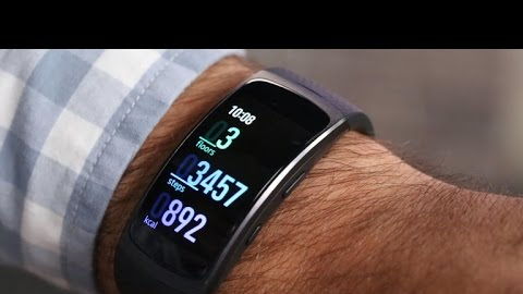 Samsung Gear Fit2 Vs Fitbit Versa Detailed Comparison As Of 2020 Slant