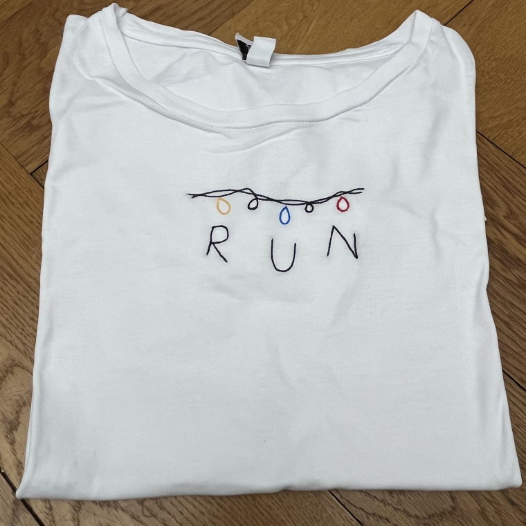 RUN T-shirt hand embroidered by Melidé