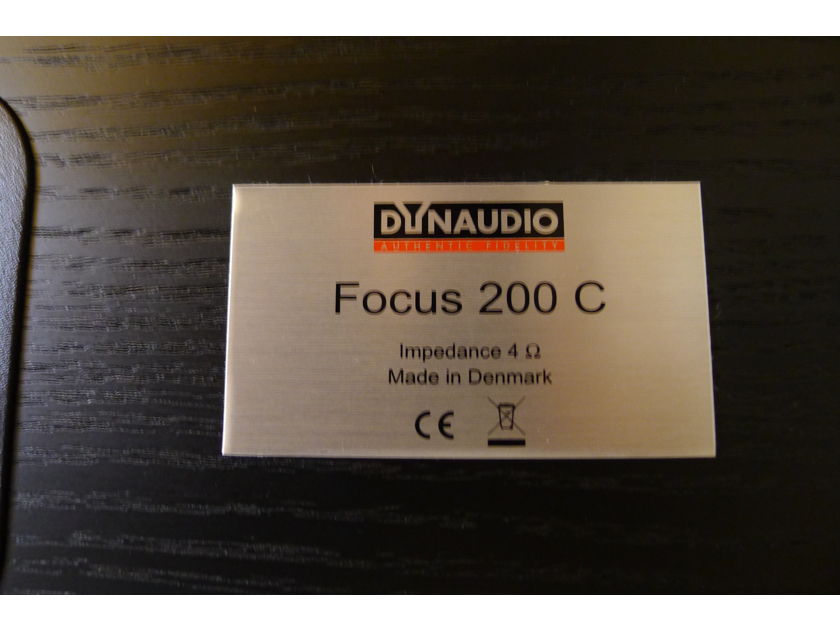 Dynaudio Focus 200 C with stand