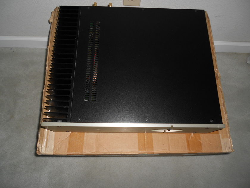 Conrad Johnson  MF2250A  Amplifier