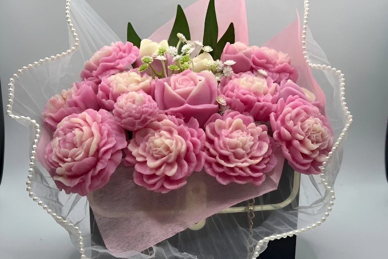 Strawberry & Vanilla Soap Flower Bouquet - Image 4