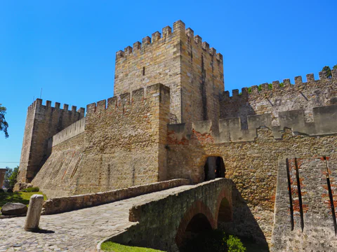 Alfama and the Castle of Saint George Skip the line Tour