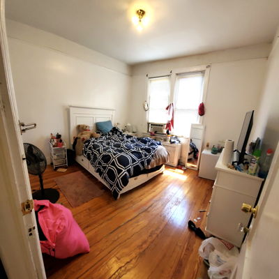 Available Jan 2026, living room, sunny, backyard, walking distance to school