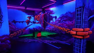 bester geburtstagde schwarzlichthelden mainz bahn bunt wand leuchtet graffiti ketten