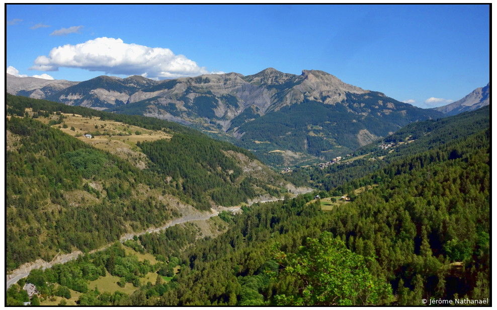 Vue sur le Val d'Allos ou Haute Vallée du Verdon