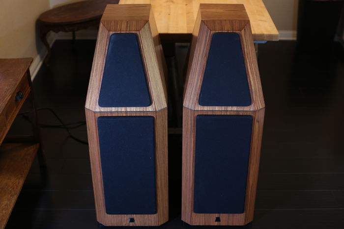 Swans Speaker Systems Allure Canadian Made Speaker Pair