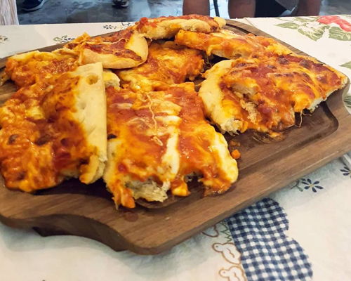 Cooking classes Castiglione delle Stiviere: Cook your own pizza: homemade Italian pizza secrets