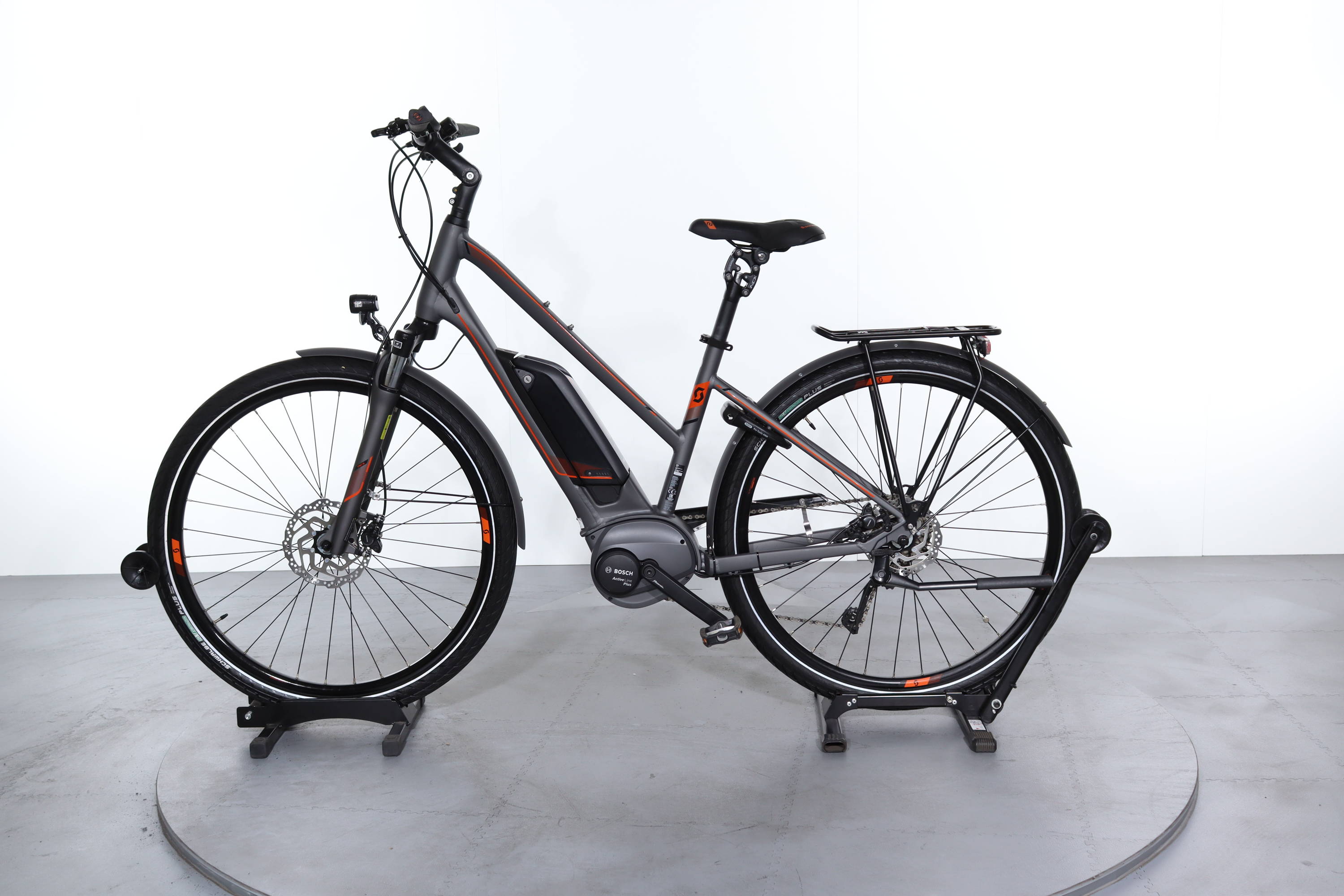 Bosch Active Line Plus motorized electric bike