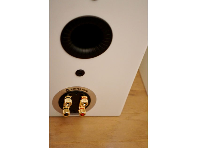 Monitor Audio Silver 2 Bookshelf Speakers (Gloss White Pair) W/ Free Shipping