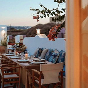 "Secret Kitchen" Traditional Micro Restaurant in Oia