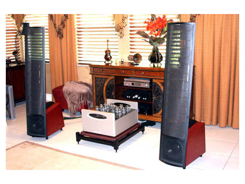 Steve Blinn Designs Superb Amp Stand, these stands really make a difference