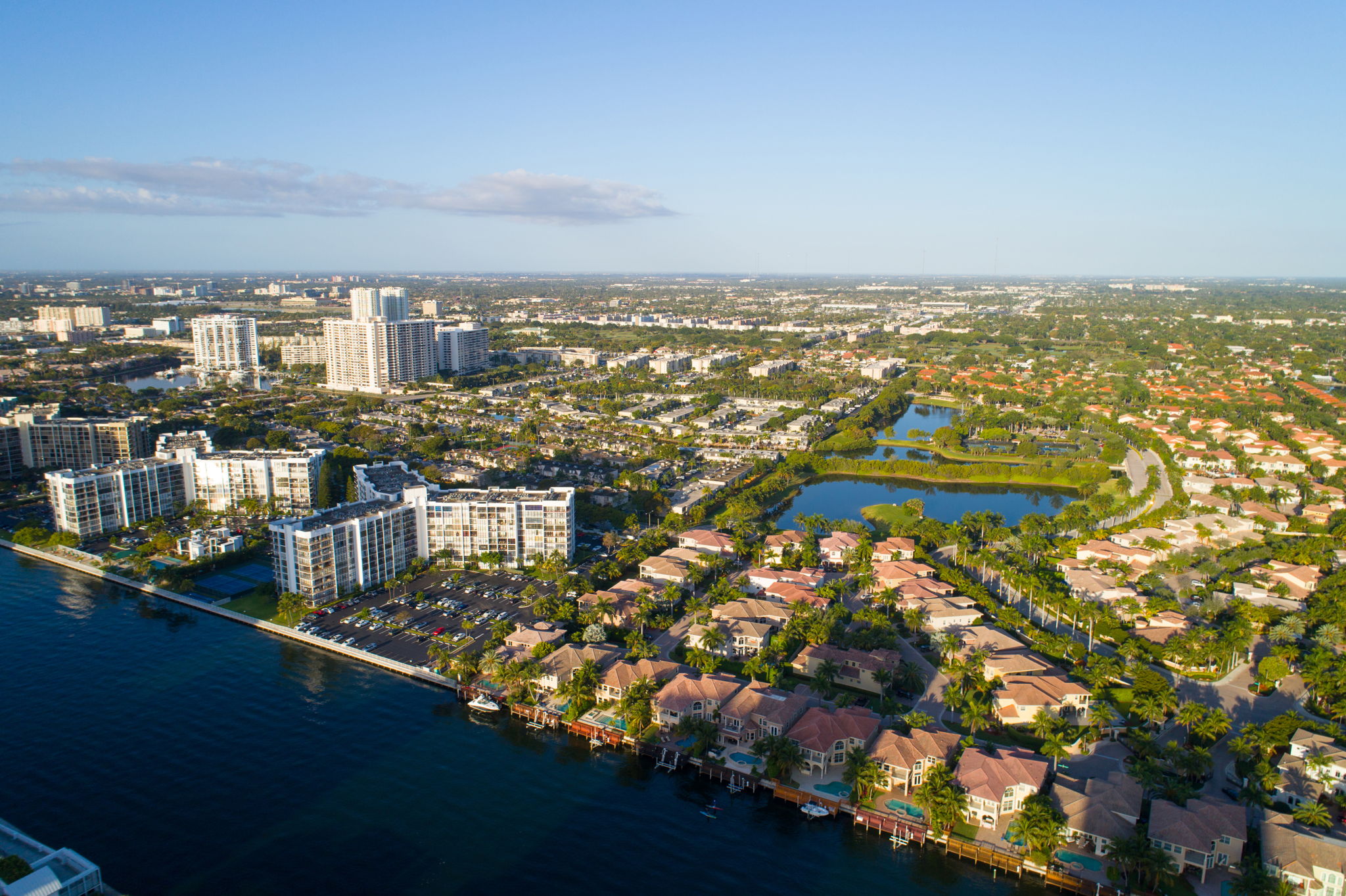 Properties En Venta in Hollywood Lakes