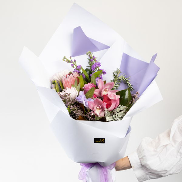 Mauve Bouquet In A Vase_flowers_delivery_interflora_nz
