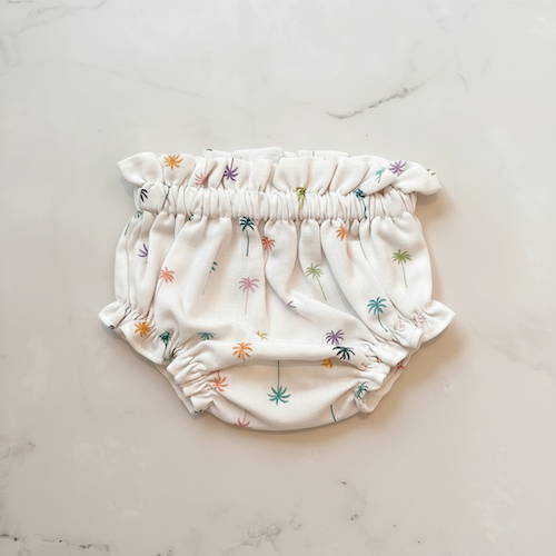 Bloomer vichy raffiné pour bébé, en coton doux et respirant, certifié OEKO-TEX, idéal pour compléter une tenue d’enfant chic et confortable, cousu au Portugal élégant premium marque suisse cadeau naissance