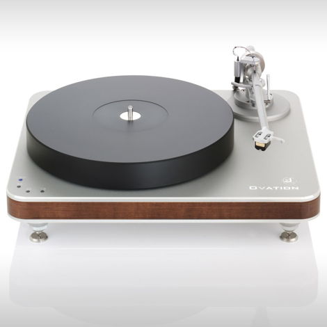 Clearaudio Ovation Turntable w/ Magnify Tonearm